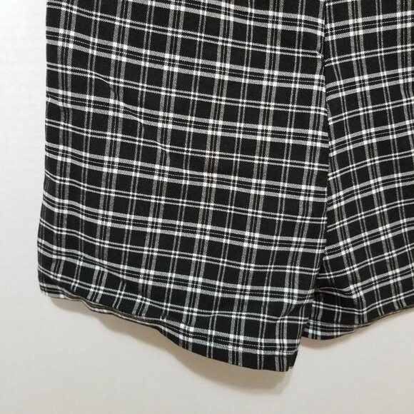 Altar'd State skort Medium Bonnie plaid button accent mini stretch - Picture 10 of 16